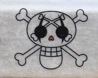 Onepieceの海賊旗なのですが これは誰の海賊旗ですか Yahoo 知恵袋
