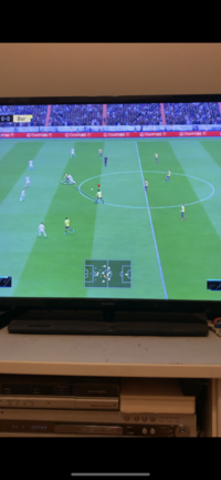 Fifa18についてです パス出すときに余計なアシスト入って Yahoo 知恵袋