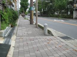 自転車で９Km行く場合は、何分かかりますかね？？ - 早い人で 