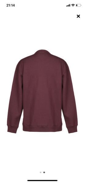この服は何色ですか 赤紫色 赤茶色 えんじ色みたいな色 Yahoo 知恵袋