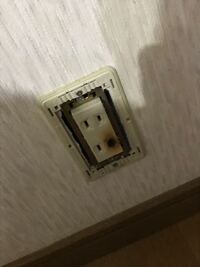 至急 今 臭いなと思ってコンセントを抜いたら 焦げていました たぶん 漏電だ Yahoo 知恵袋