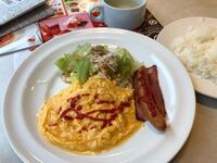 ガストで注文し 食事が来るまでの間に本を読んでいたら注意された多分 注 Yahoo 知恵袋