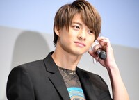 この画像の平野紫耀の髪色にしたいです セルフで入れます ホワイトブ Yahoo Beauty
