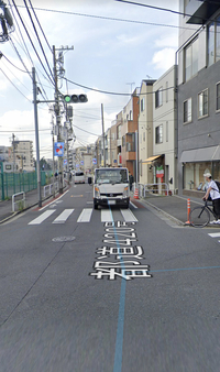 昨日警察に 車の運転席にサンバイザー メッシュ式 をつけるのは道交 Yahoo 知恵袋