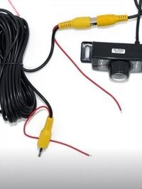 車のバックカメラの配線について教えてください 写真のように カメラとモニ Yahoo 知恵袋