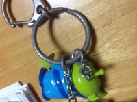 愛犬の毛でこういったストラップを自作したいのですが 毛の上の金具はなんという名 Yahoo 知恵袋