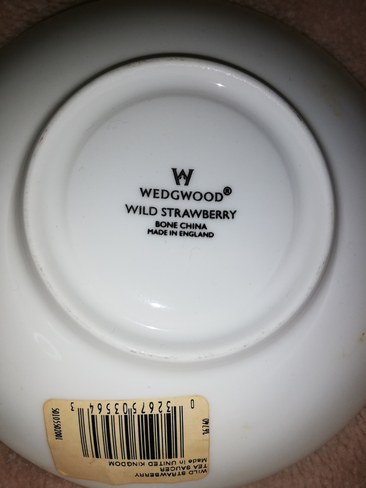 20年程前に頂いた、ウェッジウッドのワイルドストロベリーのカップ