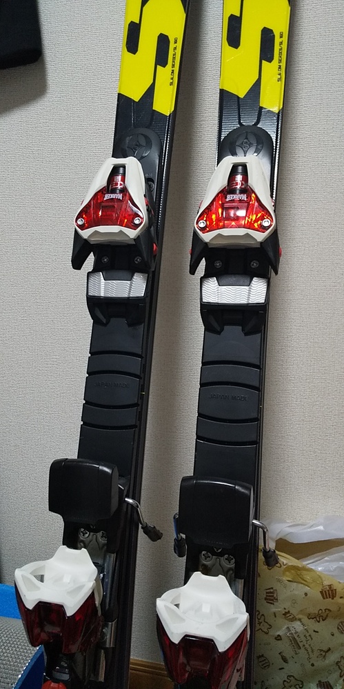 OGASAKAのスキー板から、プレートを外そうか考えています。プレートを