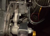 車なんですが走行中にたまにボンっという音が車体の下から鳴っているようです 昨 Yahoo 知恵袋