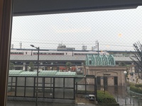 亀有駅を通過するこの電車は何という電車でしょうか りょうもうにも似てます Yahoo 知恵袋