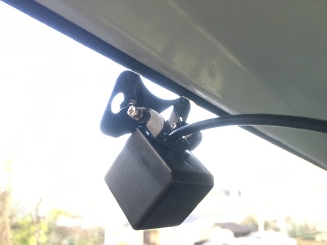 ドライブレコーダーのバックカメラ取り付けについてですが この下斜めを向い Yahoo 知恵袋