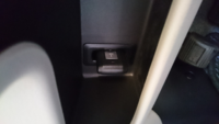 Ekワゴンh23式の給油口を開けるレバーの場所教えてください 運転 Yahoo 知恵袋