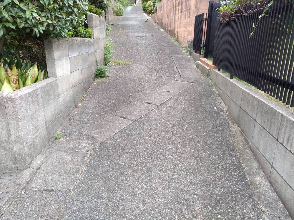 コンクリート 歩道上がり H=100ミリ