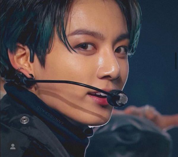 BTSのグクみたいな目になりたいのですが、グクは末広型の二重ですか 