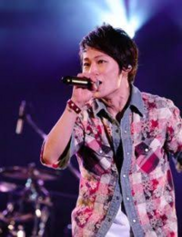 Uverworldのtakuya さんのこの左の様な編集はどのアプリで出 Yahoo 知恵袋