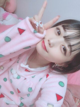 小山ひなさんのこのパジャマどこに売ってるか教えてください全く同じのだと嬉 Yahoo 知恵袋