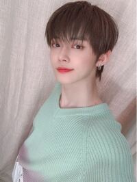 ヨンジュンの首にキスマって言っとる人達がいるんですが違いますよね 笑 Yahoo 知恵袋