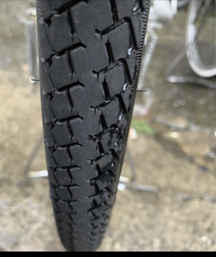 自転車のタイヤの寿命今日、自転車がパンクしたと思い、修理に出