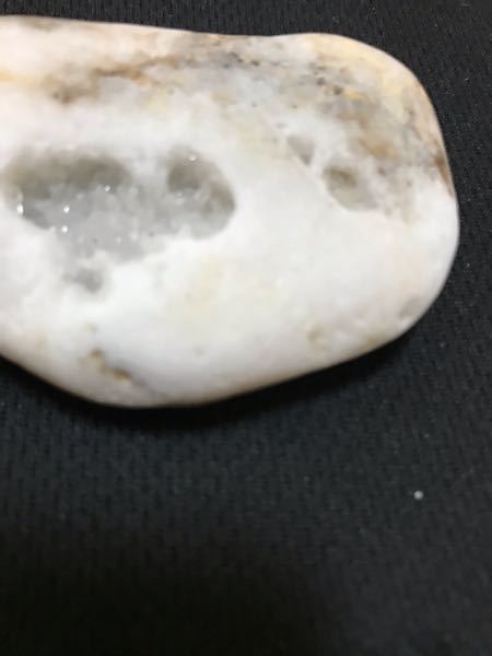海岸で拾った石について質問させて頂きます。 - 糸魚川の翡翠が