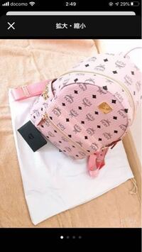 メルカリでmcmのリュックの購入を考えていますこちらは本物ですか 偽物で Yahoo 知恵袋