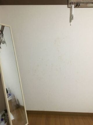 部屋の壁に写真のように染みを作ってしまいました そろそろアパー Yahoo 知恵袋