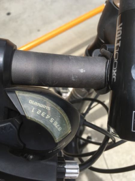 自転車のシフトレバーのプラスチックのカバーなのですが写真のよう Yahoo 知恵袋