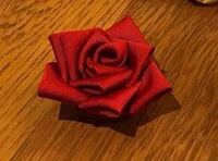 リボンで画像のバラの作り方を教えて欲しいです 色々なバラの作り方 Yahoo 知恵袋