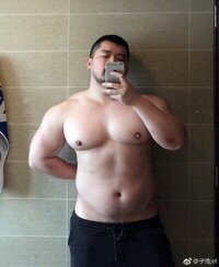 写真のような体型ってどう思いますか 脂肪感もあり引き締まった体ではないが Yahoo 知恵袋