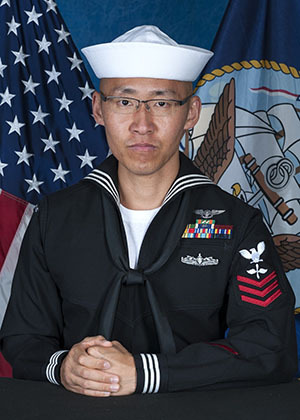 米海軍のセーラー服の水兵さんですが、画像の水兵さんは2等軍曹（海上