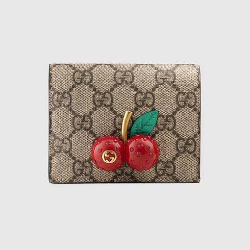 GUCCIの二つ折りのさくらんぼの財布を買おうと思ってるのです