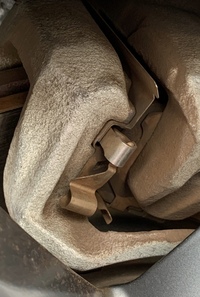 走っている時 タイヤの辺りからキュルキュル と音がします 最初ブレ Yahoo 知恵袋