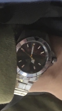 Rolex？の腕時計？明らかに偽物に見えたので思わず写真撮っちゃいました。写真ボケてますけどどうでしょうか？
わかるからいらっしゃいますか？ 