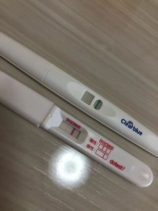 検査薬の画像があります 生理予定日3日前と 2日前の妊娠 Yahoo 知恵袋