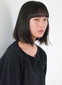 今 写真のような髪の長さなのですが毛量が多いのと元々くせ毛なの Yahoo 知恵袋