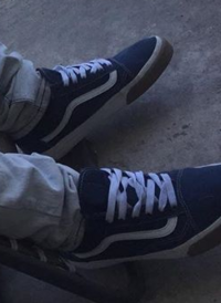 Vansオールドスクールの足先だけガムソールが入ってるモデルは何ですか Yahoo 知恵袋