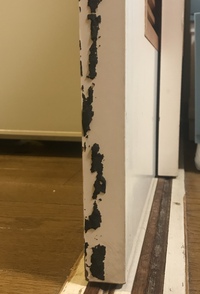 賃貸の引き戸にクッションテープを貼ってしまい 綺麗に剥がせなくなりました 退去時 教えて 住まいの先生 Yahoo 不動産