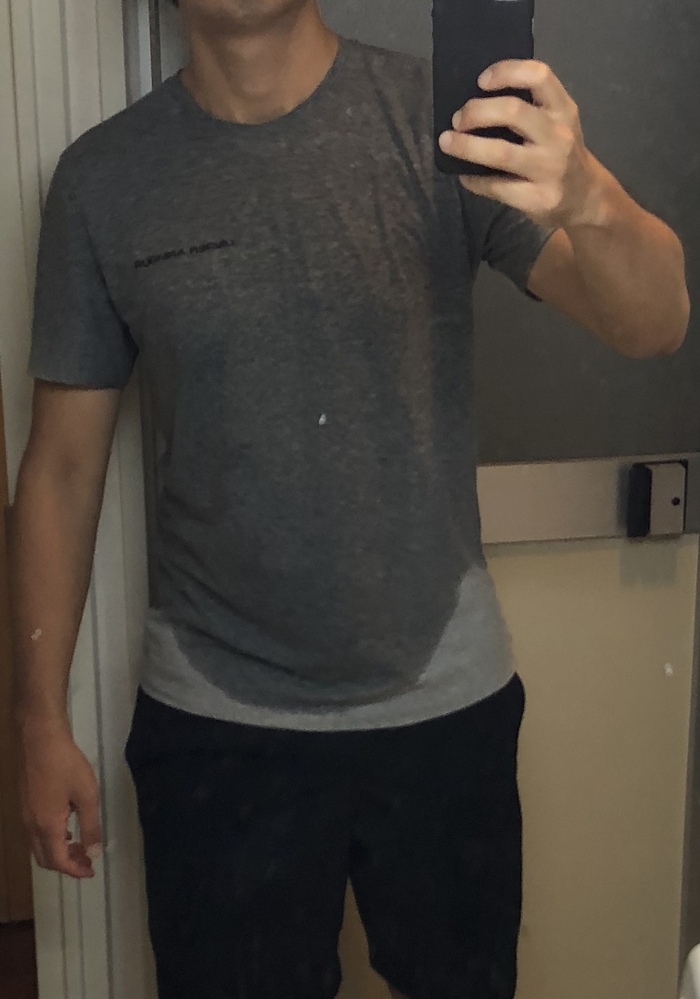 写真のような体型をもっとガッシリさせたいのですが、まずは体重を増やすべきでしょうか？30代前半、170cmで63kgです。