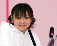 篠田麻里子って、代表的な整形美人じゃないですか、あそこまで変わるとは驚きです。整形前の写真です。 