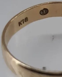 18金指輪の刻印ですが、K18の他に刻印があるのですが、メーカ