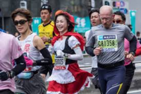 回答と解説お願いします A Fの6人がマラソンを行った 折り返し地点 Yahoo 知恵袋