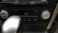 車のエアコンなのですが、運転席の方だけ生温いです。車はレガシィワゴン初年度登録19年1月のCBA-bp5です。デュアルエアコンではないです。詳しい方よろしくお願いします。エアコン異常確認して も正常動作です。