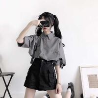 こういう服のジャンルの名前を教えてください ゴスロリ系 と Yahoo 知恵袋