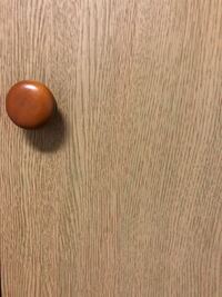 クローゼットの扉の色を白に塗り変えたいのですが どのようなペン Yahoo 知恵袋