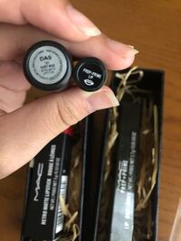 友達からプレゼントにmacのリップ下地を貰ったのですが 偽物ぽくて不安で Yahoo 知恵袋