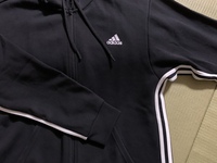 値段は7000円程でドンキで購入しました Adidasのジャー Yahoo 知恵袋