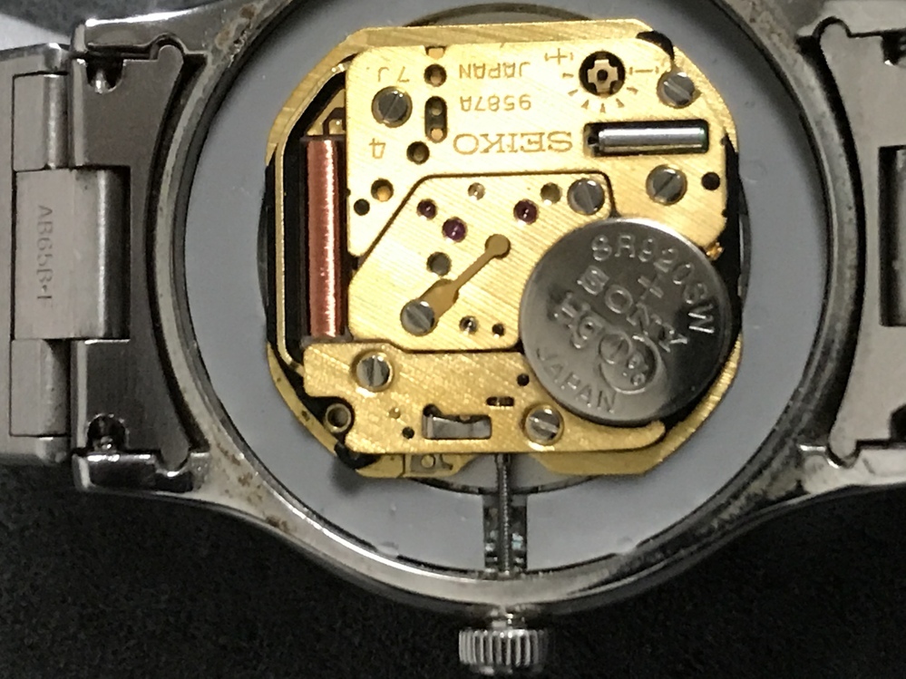 グランドセイコー9587-7010リューズを抜きたいのですがオシドリ