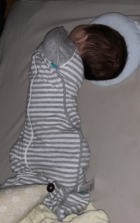 生後2ヶ月半の赤ちゃんいます 最近夜中もぞもぞして起きて泣きま Yahoo 知恵袋