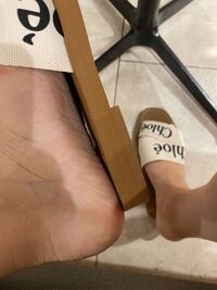 サイズが大きいサンダルを履く方法ありませんか 画像のものに似たタイプ Yahoo 知恵袋