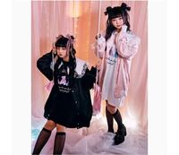 画像のような地雷系の服装に黒タイツやニーハイ ハイソックスを履 Yahoo 知恵袋