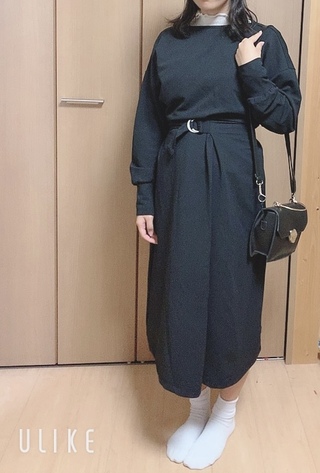 来週 Usjにデートに行くのですが服はこれで大丈夫ですかね前から見るとず Yahoo 知恵袋